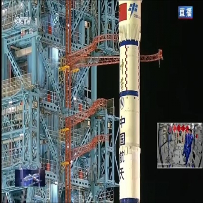 心懷山海，眼有星辰